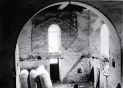 Nach der Zerst&ouml;rung der Synagoge wurde das Innere des Geb&auml;udes von der Firma Lambrecht als Lagerraum genutzt. Das Bild stammt ungef&auml;hr aus den 1950er Jahren. - &copy; Archiv Gemeinde Extertal