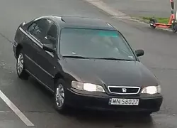 Mit diesem Fahrzeug sollen die Tatverd&auml;chtigen unterwegs gewesen sein. - &copy; Polizei Lippe