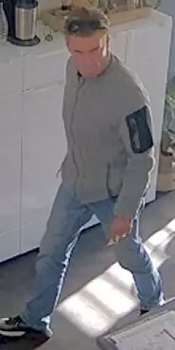 So sieht der unbekannte Dieb aus. - &copy; Bildrechte: Polizei Lippe