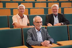 Professor Dr. Thomas Korte, Professor Dr. Uwe Meier und Professor Dr. Ernst Beckmann (v.l.) brachten den Master Information Technology 2003 an den Start – und damit zugleich den ersten Master-Studiengang der Technischen Hochschule Ostwestfalen-Lippe überhaupt. - © TH OWL