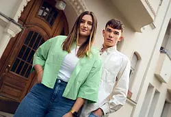 Leona Vrajolli aus Oelde, angehende Kauffrau f&uuml;r Gro&szlig;- & Au&szlig;enhandelsmanagement (links), und Bankkaufmann-Azubi Louis Bernhard aus Recklinghausen sind Gesichter der Kampagne #k&ouml;nnenlernen. - &copy; DIHK