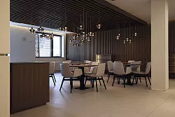 Der Lounge-Bereich soll zum Verweilen einladen. - © Klinikum Lippe