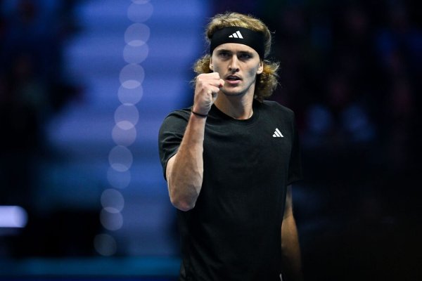 Alexander Zverev besiegte Carlos Alcaraz bei den ATP-World Tour Finals. - © Marco Alpozzi/LaPresse via ZUMA Press/dpa