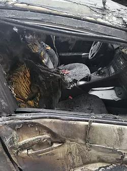 Flammendes Inferno: Dieser Innenraum ist durch einen B&ouml;ller ausgebrannt - welche Versicherung kann f&uuml;r so einen Schaden aufkommen? - &copy; Bettina L&uuml;ke/dpa-tmn