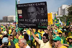 In mehreren St&auml;dten demonstrierten Unterst&uuml;tzer Bolsonaros und forderten eine Amnestie f&uuml;r ihn. - &copy; Bruna Prado/AP/dpa