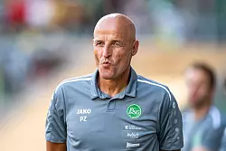 Ein Mann mit Prinzipien und Erfolg in der Schweiz: Bochums neuer Trainer Peter Zeidler. - &copy; David Inderlied/dpa