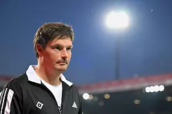 HSV-Coach Polzin hofft auf milde DFB-Richter. - © Soeren Stache/dpa