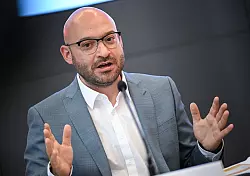 Die AfD Brandenburg vertrete verfassungsfeindliche Positionen, so Innenminister Wilke. - &copy; Britta Pedersen/dpa