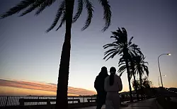 Viele Hotelzimmer und Ferienwohnungen sind laut Deutschem Reiseverband im September schon etwas g&uuml;nstiger. (Symbolbild) - &copy; Clara Margais/dpa