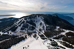 Seltene Kombi: Cypress Mountain bietet Pisten vor Pazifik-Panorama. - &copy; Destination British Columbia/dpa-tmn