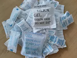 Keine gute Idee: Silica-Gel entzieht dem Käse Feuchtigkeit - und darunter leidet die Qualität. - © VZ NRW/dpa-tmn