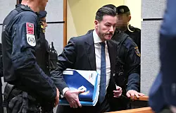 Das Urteil von zwei Jahren Haft gegen René Benko ist noch nicht rechtskräftig - © Barbara Gindl/APA/dpa