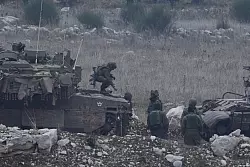 Israels Armee baut laut einem Bericht in der Pufferzone zu Syrien. (Archivbild) - © Matias Delacroix/AP/dpa