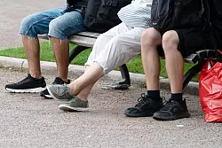 Die Sitzzeit hat sich in den vergangenen Jahren erhöht. - © Markus Lenhardt/dpa