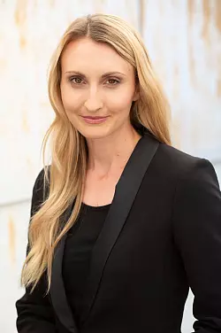 Dr. Daniela Holsboer ist Expertin für Digital Detox. ( - © Patrick Wittmann/dpa-tmn