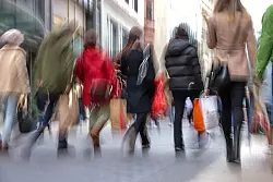 Viele H&auml;ndler zieht es trotz Krise zu den Kunden in die Innenst&auml;dte. (Symbolbild) - &copy; Jan Woitas/dpa