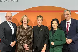 Wie die Kosten der Energiewende besser verteilt werden können, ist eines der Themen der Energiefachmesse E-world in Essen. - © Helge Toben/dpa