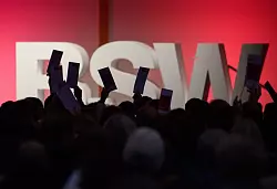 Rund 660 Delegierte bestimmen in Magdeburg mit. - © Klaus-Dietmar Gabbert/dpa