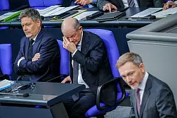 Habeck, Scholz, Lindner: Das Ampel-Trio hat nicht so richtig gut funktioniert. - © Kay Nietfeld/dpa