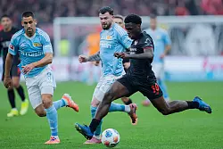 Ernest Poku (r) sorgte f&uuml;r das 1:0 gegen Union Berlin. - &copy; Rolf Vennenbernd/dpa