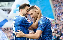 Hasan Kurucay (r) war Schalkes in Matchwinner. - &copy; Bernd Thissen/dpa