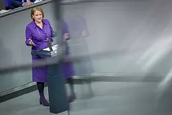 Bundesfamilienministerin Lisa Paus (Grüne) ist von der Wirkung der Quote überzeugt. (Archivbild) - © Kay Nietfeld/dpa