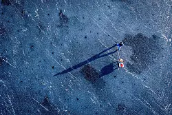 Endlich! Mancherorts gefrieren die Seen zu. - © Jens Büttner/dpa