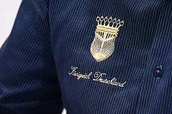 Der Verein habe von seinen Anhängern «ganz erhebliche Vermögenswerte» erlangt, heißt es im Verfassungsschutzbericht für das Jahr 2023. (Archivfoto) - © Hendrik Schmidt/dpa