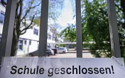 Im Frühjahr 2020 wurden erstmals Schulenschließungen zur Eindämmung der Corona-Pandemie angeordnet. - © Andreas Arnold/dpa