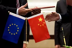 Ann&auml;herung nach Jahren des Streits? China hebt nach Angaben des Europ&auml;ischen Parlaments Sanktionen auf. (Symbolbild) - &copy; Andy Wong/AP/dpa