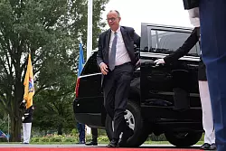 Auch Bundeskanzler Merz war bei dem Treffen dabei. - © Jacquelyn Martin/AP/dpa