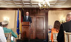 Merz zog eine positive Bilanz des Ukraine-Gipfels in Washington. - © Kay Nietfeld/dpa