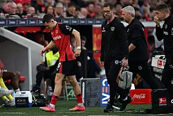 Droht in der Champions League gegen Bayern München mit einer Fußverletzung auszufallen: Florian Wirtz. - © Federico Gambarini/dpa