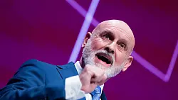 dbb-Chef Volker Geyer warnt vor grassierendem Personalmangel beim Staat. - &copy; Rolf Vennenbernd/dpa