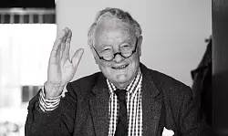 Rolf Seelmann-Eggebert war über Jahrzehnte der Adelsexperte schlechthin im deutschen Fernsehen. (Archivfoto) - © picture alliance / Christian Charisius/dpa