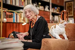 Für ihre Versöhnungsarbeit und ihren Mut erhielt Margot Friedländer viele Auszeichnungen. - © Kay Nietfeld/dpa