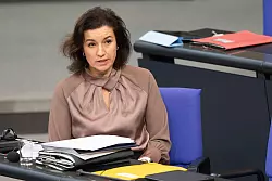 Bundesforschungsministerin B&auml;r: &laquo;Die Weichen stellen, dass der Anteil deutscher Produktionen steigt.&raquo; - &copy; Markus Lenhardt/dpa