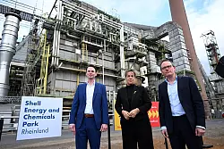 NRW-Wirtschaftsministerin Mona Neubaur begr&uuml;&szlig;t die Umbaupl&auml;ne des Energiekonzerns. - &copy; Federico Gambarini/dpa