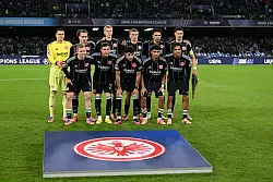 Eintracht Frankfurt erkämpfte sich in Neapel einen Punkt. - © Arne Dedert/dpa