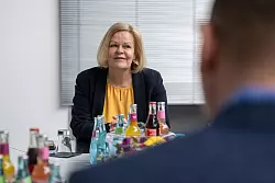 Bundesinnenministerin Nancy Faeser vertritt bei den Tarifverhandlungen für den öffentlichen Dienst die Arbeitgeberseite. - © Christophe Gateau/dpa