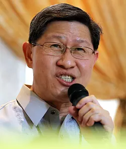 Der Erzbischof von Manila, Luis Antonio Tagle, stammt aus den Philippinen und hat auch chinesische Wurzeln. (Archivbild) - © Francis R. Malasig/epa/dpa