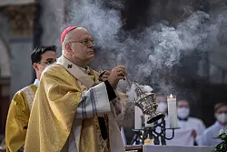 Der Erzbischof von Esztergom-Budapest, Péter Erdö, gilt als konservativer Kirchenmann. (Archivbild) - © Marton Monus/MTI/AP/dpa