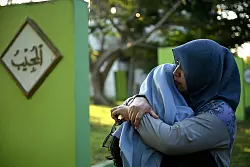 Opfer gab es in zahlreichen Ländern, neben Indonesien unter anderem auch in Thailand, Indien und Sri Lanka. - © Reza Saifullah/AP/dpa