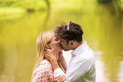 Lippenkorrekturen sind vor allem bei jungen Frauen und Frauen ab den Wechseljahren gefragt. - © Mohssen Assanimoghaddam/dpa