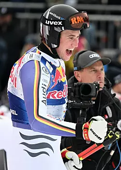 Jubel der Freude und Erleichterung: Luis Vogt nach Platz acht in Kitzb&uuml;hel. - &copy; Barbara Gindl/APA/dpa