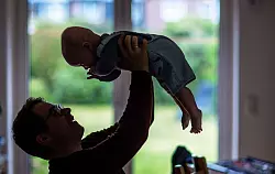 Das Leben hat verschiedene Phasen - das spiegelt sich auch im Gehirn wider. (Archivbild) - &copy; Jens B&uuml;ttner/dpa