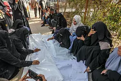 Bei Angriffen und Kämpfen gibt es im Gazastreifen immer wieder viele Tote. - © Abed Rahim Khatib/dpa