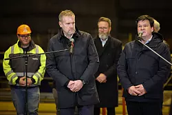 Christoph Morgen und Hendrik Gittermann erschaffen sich als vorläufige Insolvenzverwalter mit ihren Teams einen Überblick über die wirtschaftliche Situation der Unternehmen. - © Christian Charisius/dpa