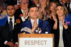 Der unterlegene Rechtspopulist Simion hatte sich weit vor dem Ende der Auszählung und entgegen der Prognosen zum Sieger erklärt. - © Vadim Ghirda/AP/dpa