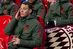 Manuel Neuer sa&szlig; erneut auf der Bank. - &copy; Rolf Vennenbernd/dpa